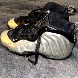 Nike Air Foamposite One. Chrome Black (GS)